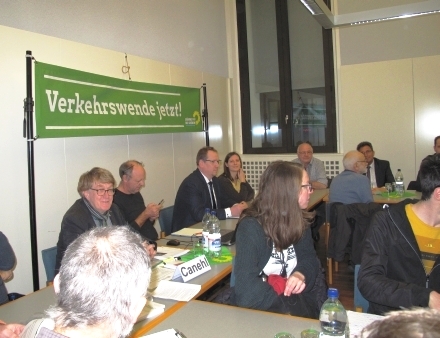 Podium v. l. Jürgen Canehl (grüner Stadtrat), Dr. habil. Weert Canzler (Mobilitätsforscher), Dipl.-Ing. Sven Oeltze (GF DVWG) und Madeleine Linke (Expertin für nachhaltige Mobilität)