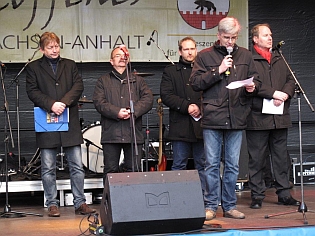 Meile der Demokratie am 17.01.2015, Fraktionsvorsitzende des Stadtrates der LH MD lasen aus den Lebenserinnerungen von Zipora Feiblowitsch, eine gläubige Jüdin