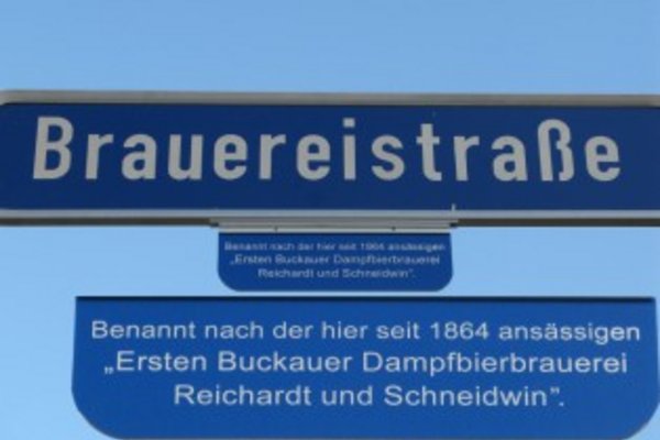 Brauereistraße mit Zusatzschild in Magdeburg