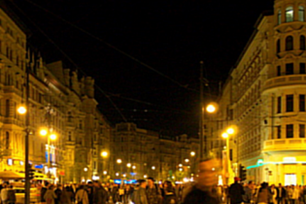 Hasselbachplatz in Magdeburg bei Nacht von Zeitfixierer