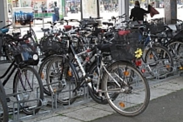 Fahrradabstellanlagen am Karstadt