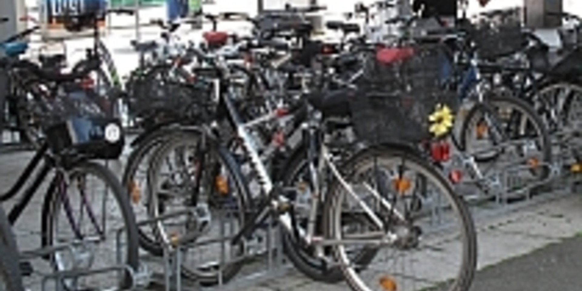 Fahrradabstellanlagen am Karstadt