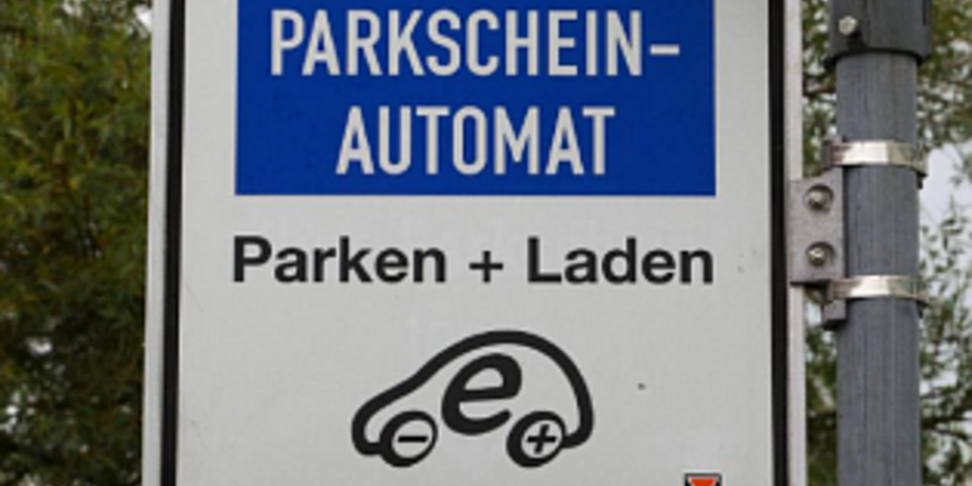 Verkehrszeichen zur Bevorrechtigung elektrisch betriebener Fahrzeuge