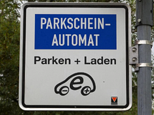Verkehrszeichen zur Bevorrechtigung elektrisch betriebener Fahrzeuge