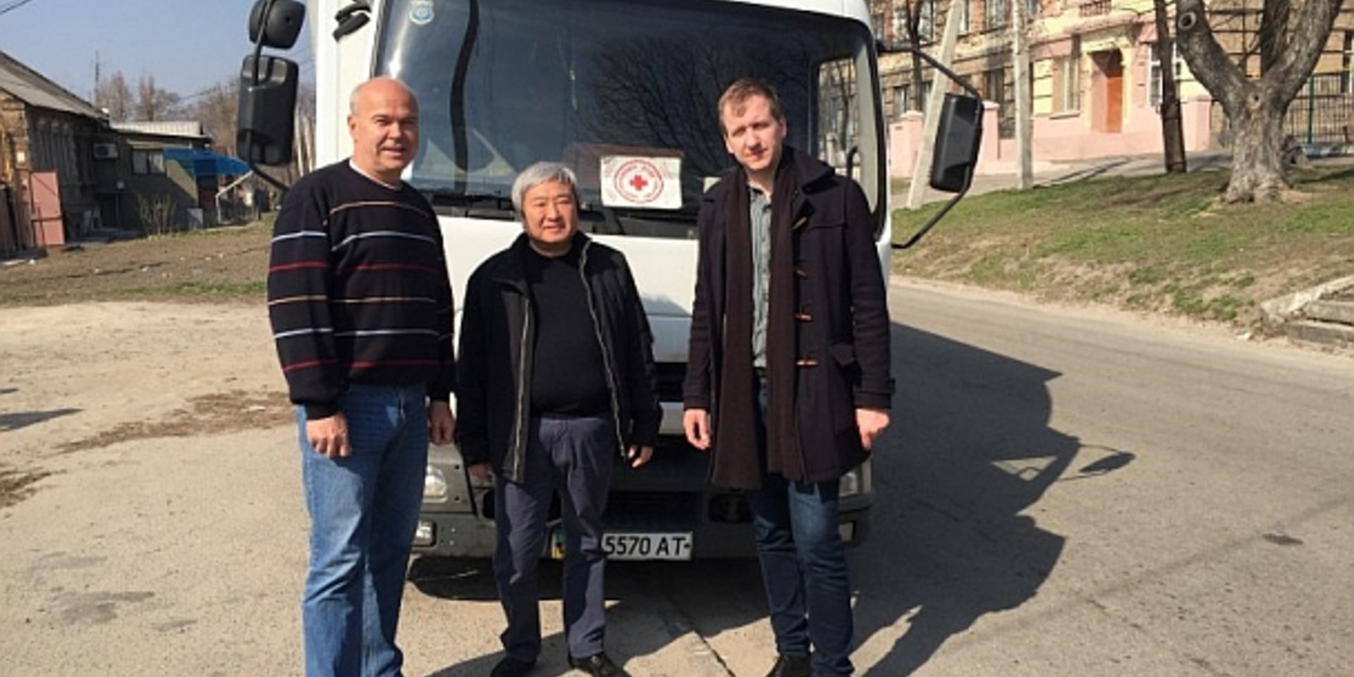 Übergabe der LKW mit Hilfsgütern aus Magdeburg in Saporischschja