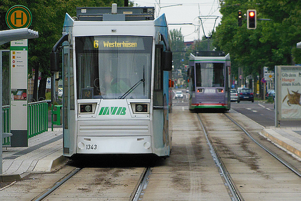 Straßenbahnen in der Otto-von-Guericke-Straße