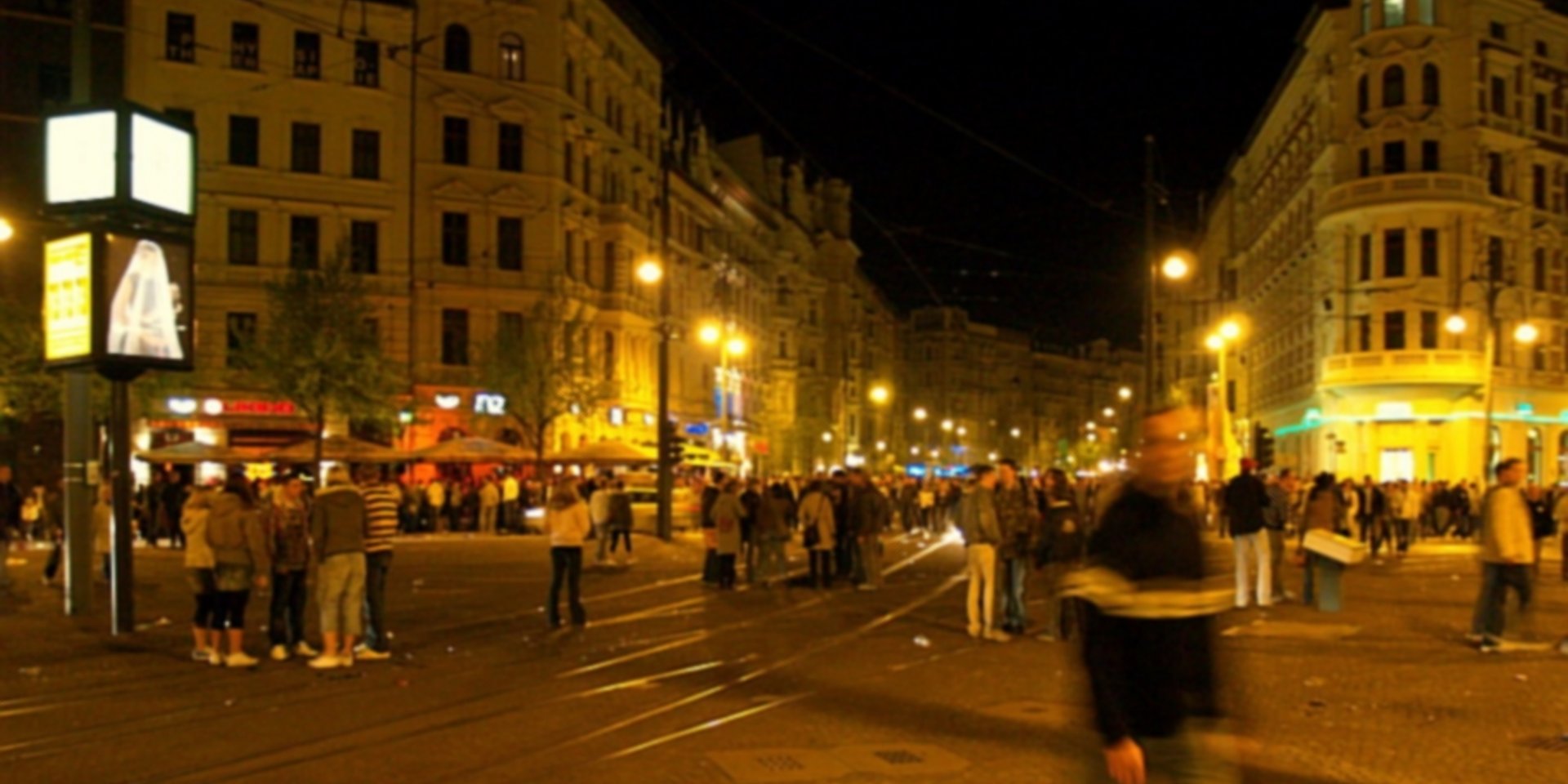 Nachtszene am Hasselbachplatz