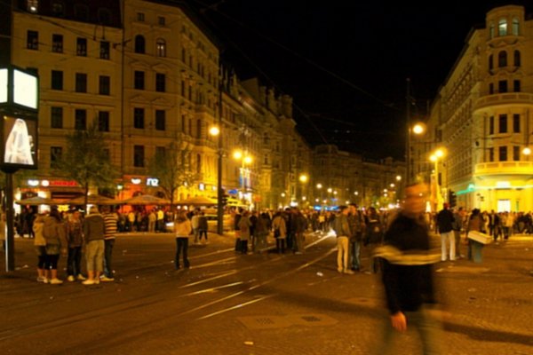 Nachtszene am Hasselbachplatz