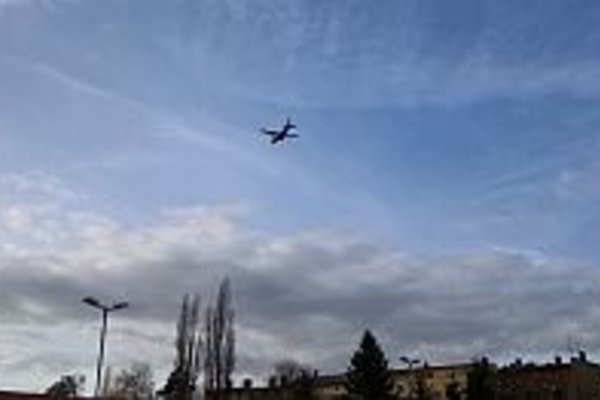 Flugzeug über Südost